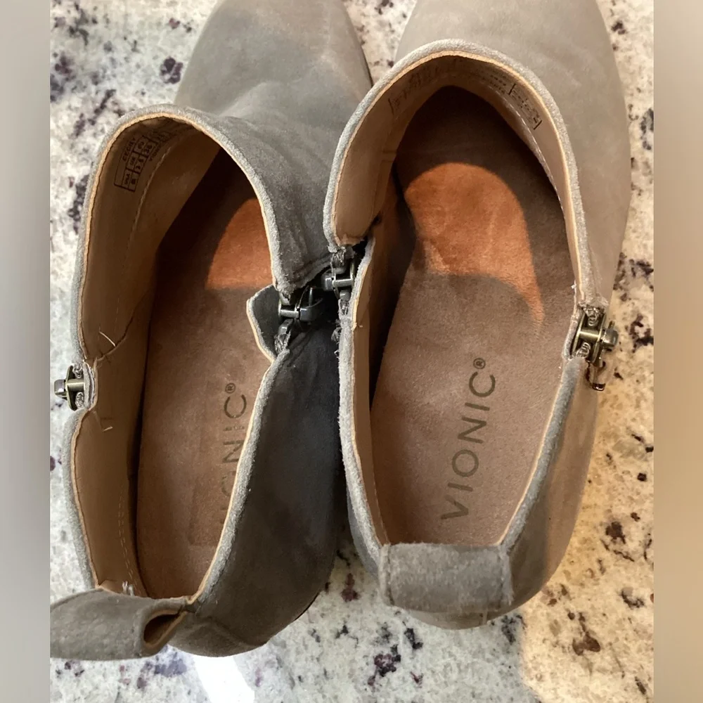 Vionic booties nice